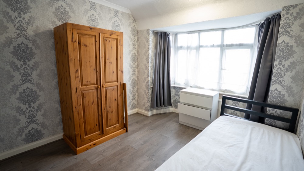 the bedroom of horsenden