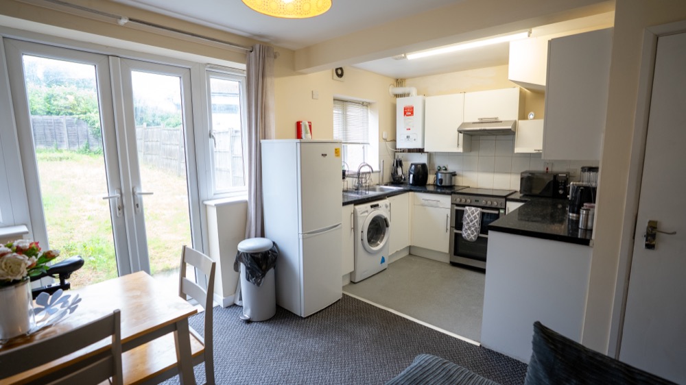 sudbury kitchen dining table