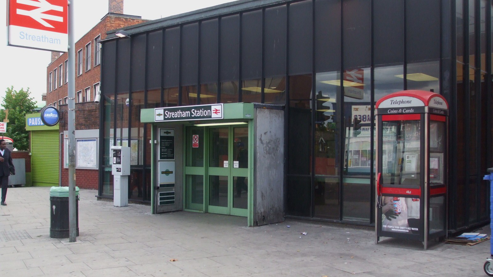 Exterior of Streatham railway station building